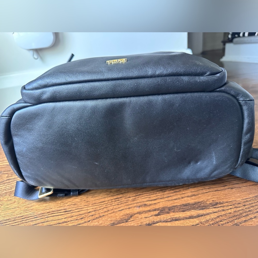 TUMI ruby Voyager leather Black Backpack - very good condition - Picture 6 of 15